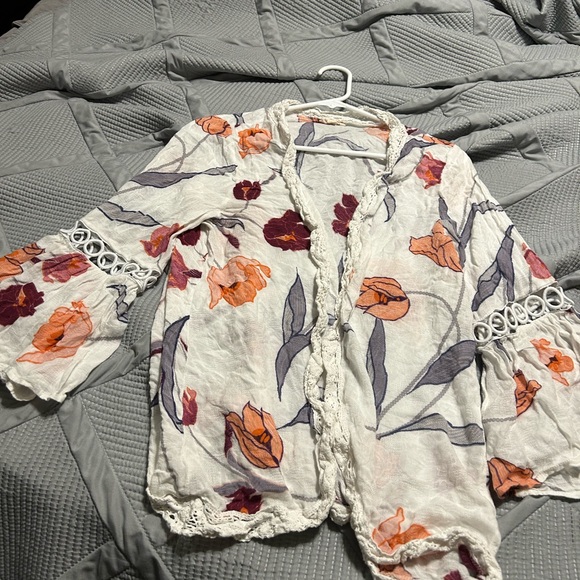 Obby cover up that can be wear in m and large - Picture 3 of 7